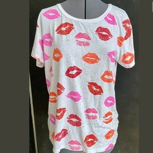 NEW CHA SOR LADIES TSHIRT RED PINK CORAL LIPSTICK KISSES LIPS GRAPHIC PRINT M